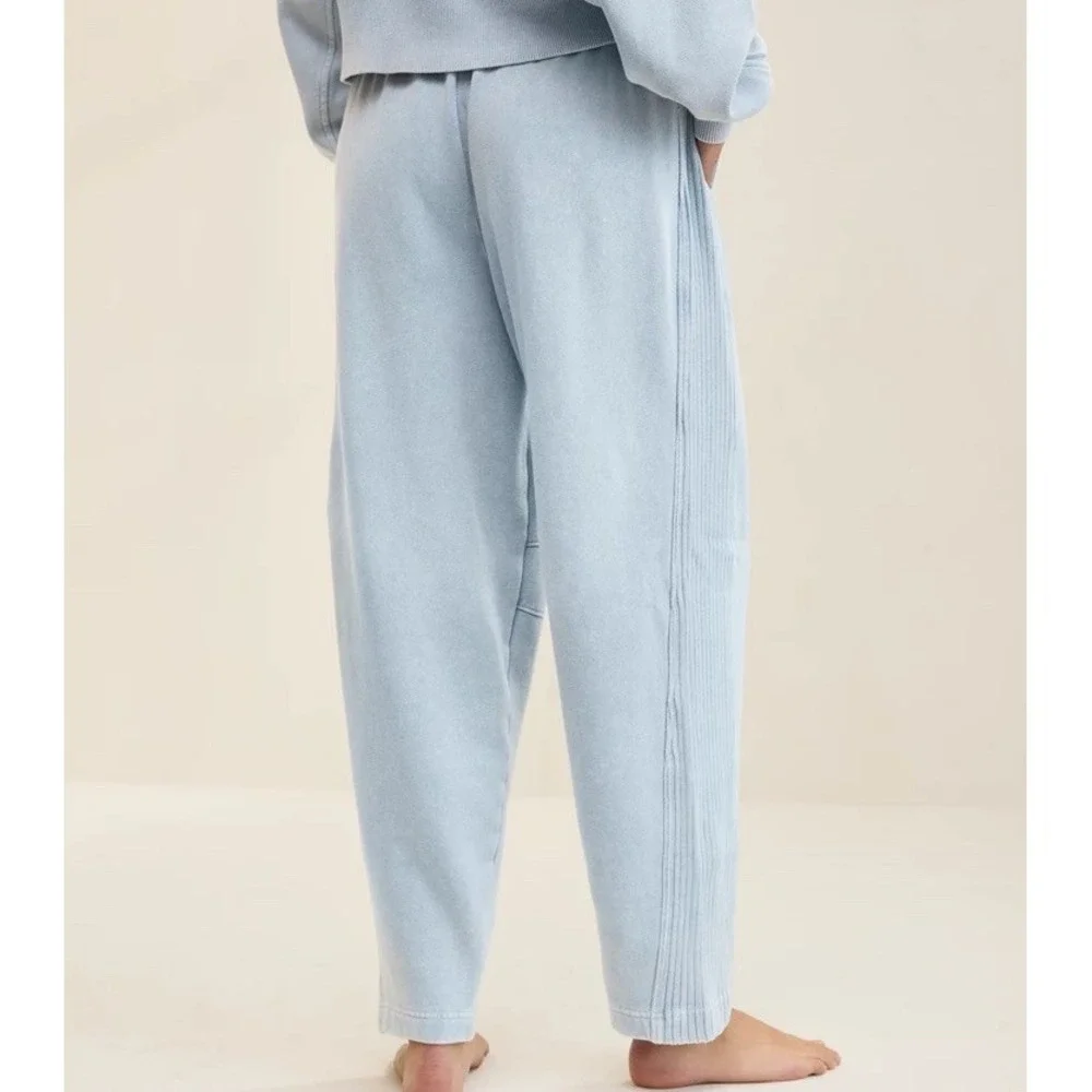 Aerie Oh Snap! Barrel Sweatpant Baggy Y2K preppy pants cloud wash Medium A005539 - Picture 2 of 11